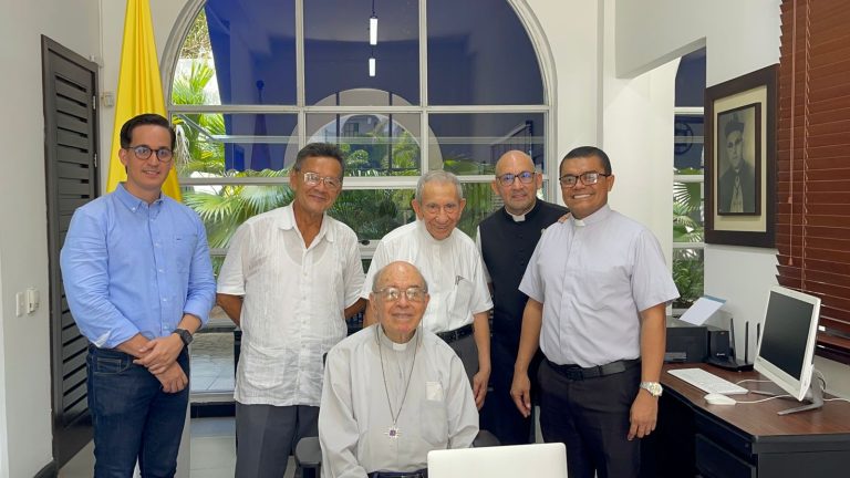 Reunion del proyecto de libro Semblanzas en la Curia de la Arquidiócesis de Barranquilla