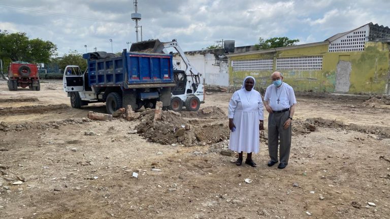 contribución a la construcción del Hogar Infantil Santa Teresita, los Trupillos de las hermanas Oblatas Catequistas, en Barranquilla.